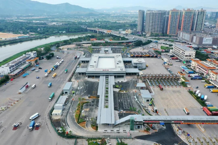 皇崗口岸臨時旅檢場地完成移交！可滿足每天3萬人次通關(guān)